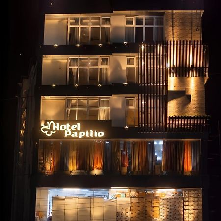 Hotel Papilio Māldah Extérieur photo