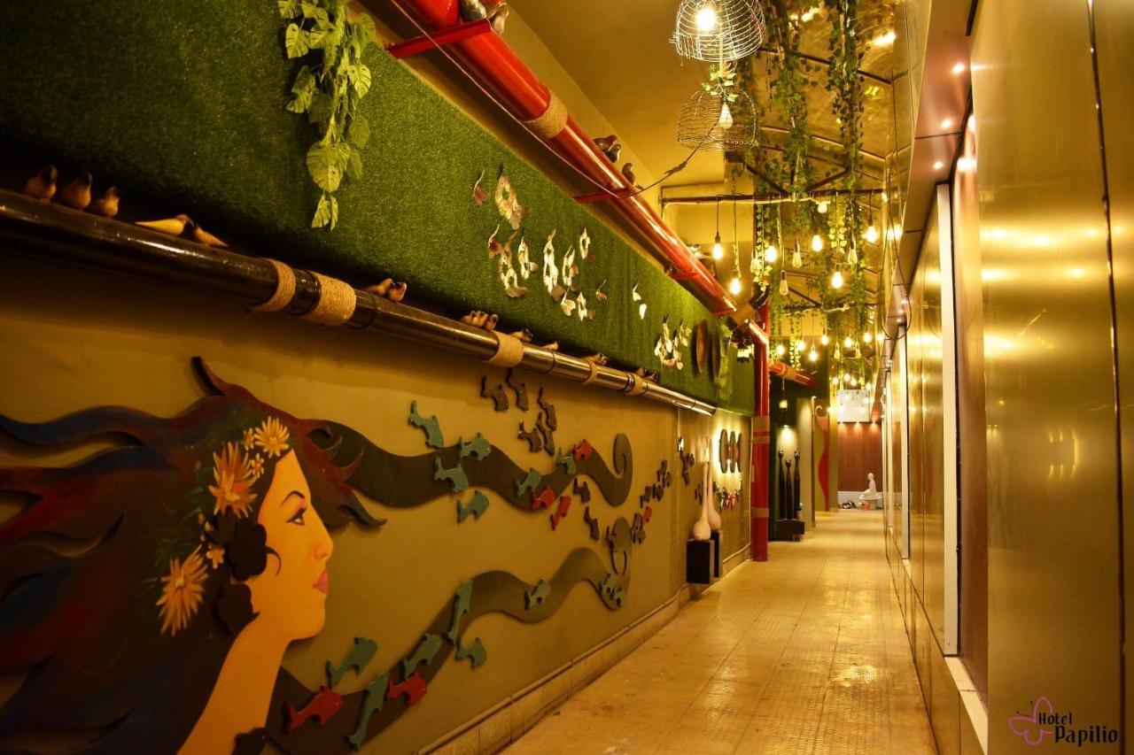 Hotel Papilio Māldah Extérieur photo
